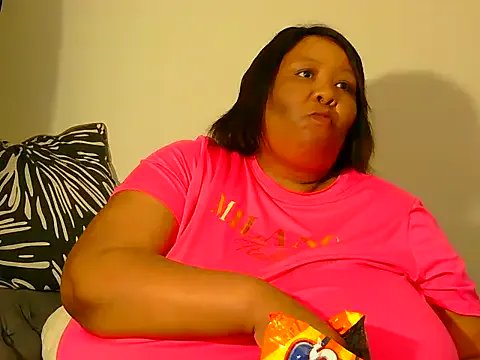 nancy111 on StripChat 