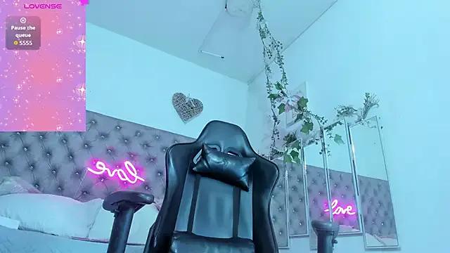 Naomii_Viper — SENSUAL DANCE NAKED