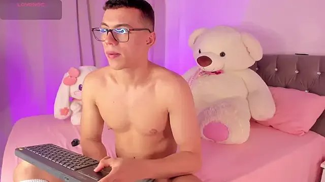 Nicksantoss on StripChat