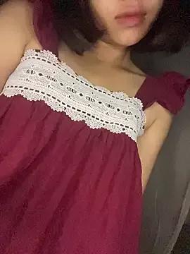 NinaHMiu on StripChat 