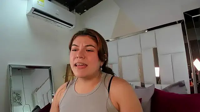 nora_zap on StripChat