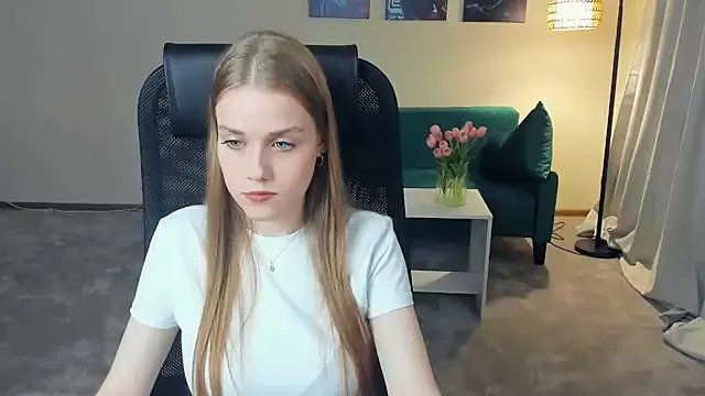 OdellaFrake on StripChat