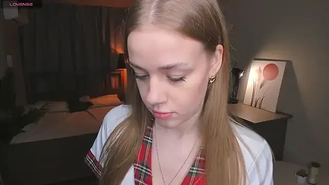 OdellaFrake on StripChat