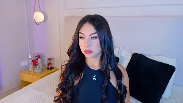 OlayaCooper on StripChat