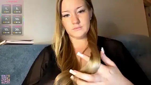 PandaFluff on StripChat