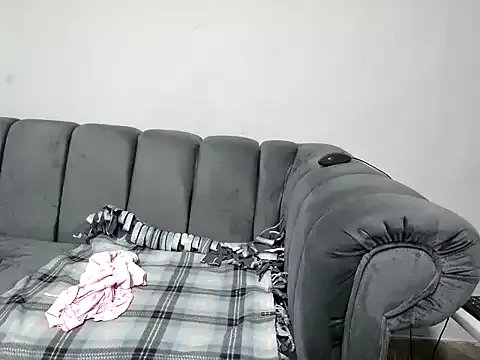 Pearl_00 on StripChat