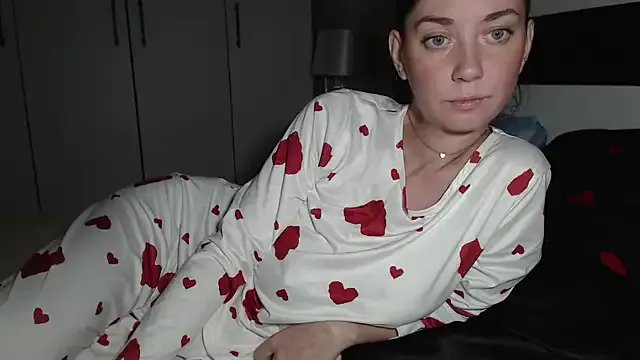 petite_danielle on StripChat