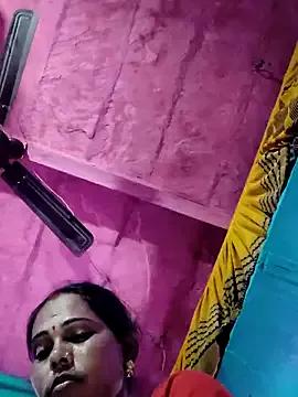 Pooja750 on StripChat