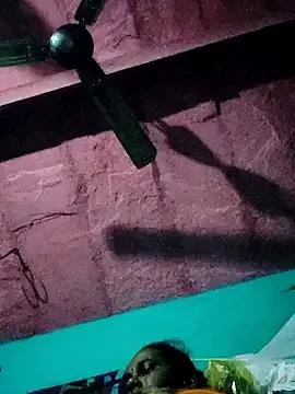 Pooja750 on StripChat