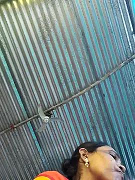 Pooja750 on StripChat