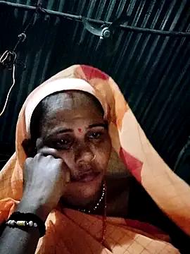 Pooja750 on StripChat