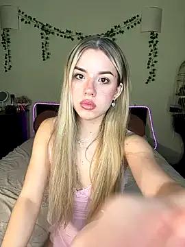 PurrAliceX on StripChat 