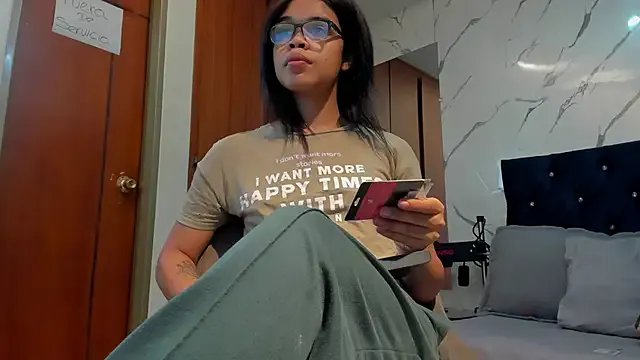 Queensoffie — Disappearing dildo