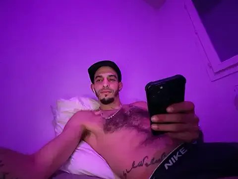 Rebeu313 on StripChat 