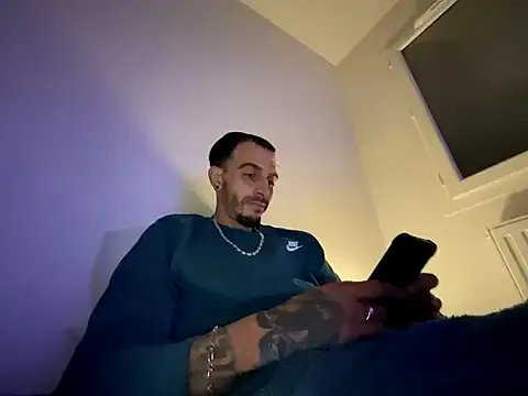 Rebeu313 on StripChat 