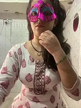 Red_Queen_11 on StripChat