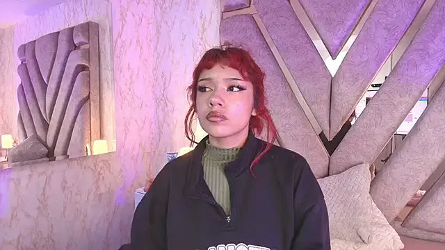 redd_pandaa on StripChat 