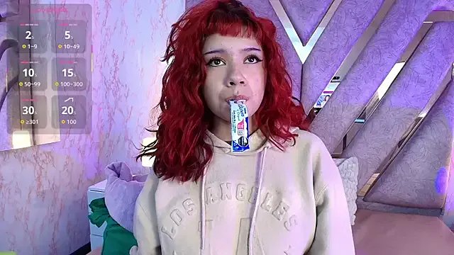 redd_pandaa on StripChat 