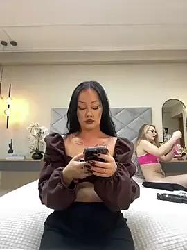 RollingGirls on StripChat