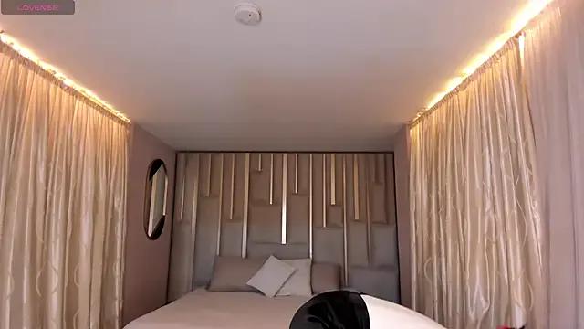 RossieRhoades on StripChat 