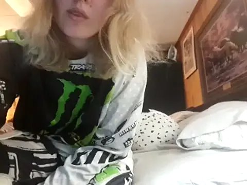 Ryan_and_Aurora on StripChat