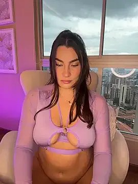 SaharaRush_ on StripChat