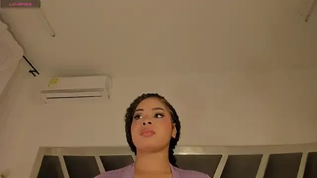 Samanntha_Rose on StripChat