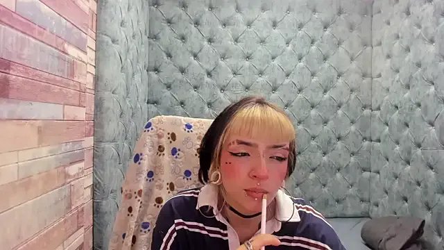 Samantha_Smiith on StripChat 