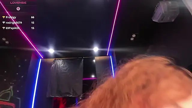 SamanthaaReed on StripChat