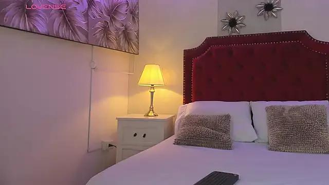 Sara_Collinss_ on StripChat 