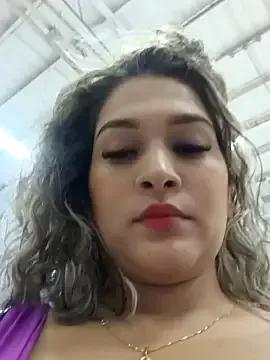 Sara_smiiith211 on StripChat