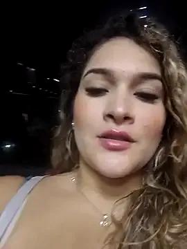 Sara_smiiith211 on StripChat