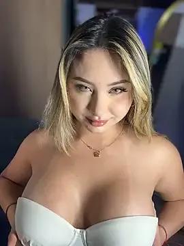 SaraFerreira on StripChat 