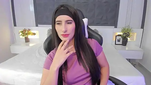 SaraGomez1 on StripChat 