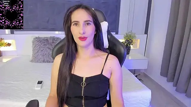 SaraGomez1 on StripChat 