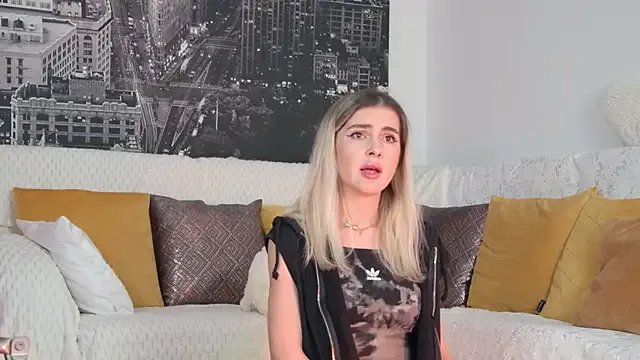 Sarah-Hart on StripChat 