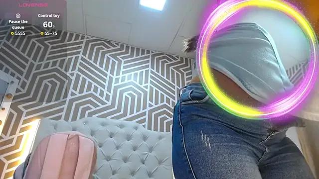 SashaDurante on StripChat 