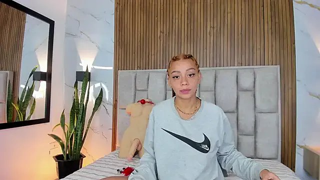 Sassha_ferrer on StripChat