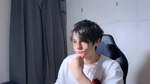 SasukeUhchiaa on StripChat 