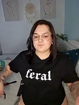 Saucy-Serenity on StripChat