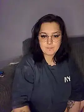 Saucy-Serenity on StripChat