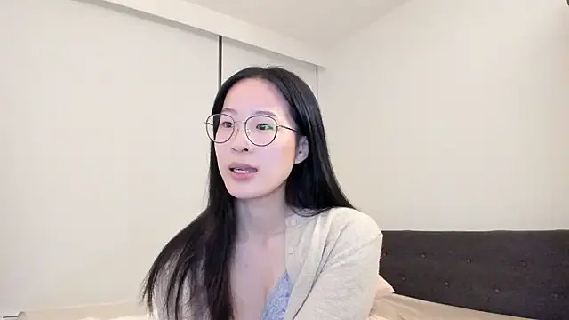 secretgirlfriendxo — peak a boobs