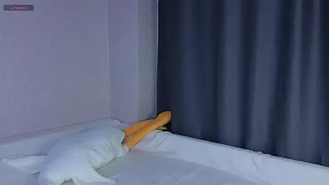 ShizukaBlanche — lick finger