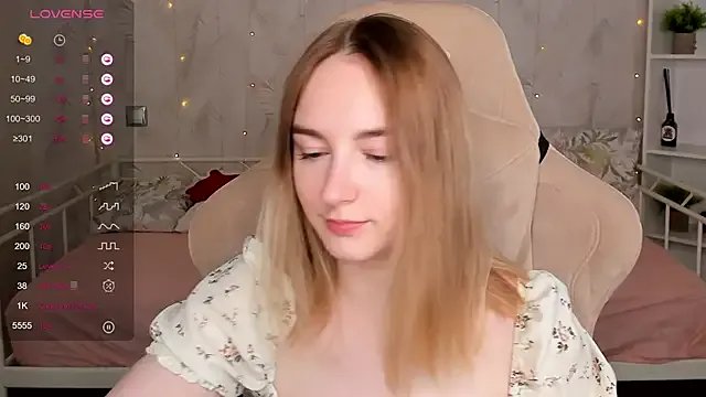 Shy_Polly on StripChat