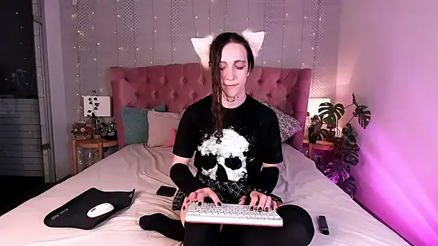 SilverMuse on StripChat