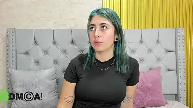 Skarlet_04 on StripChat