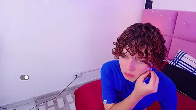 Skyee_angel on StripChat