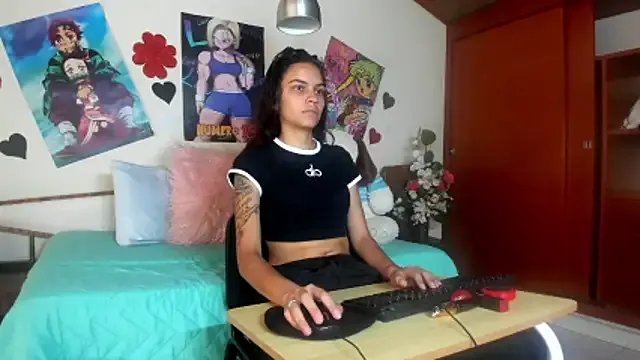 Skylovershot — Freechat on StripChat