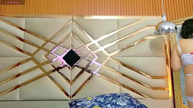 Sluttyandmature — fingers in my pussy