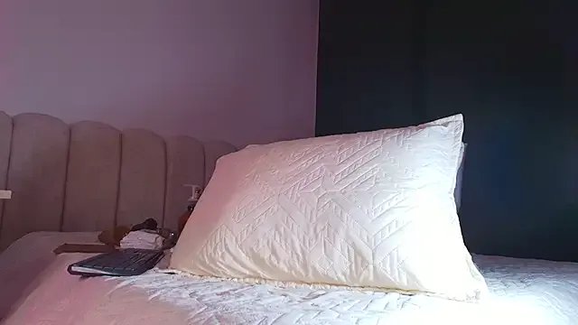 sofi_decker on StripChat